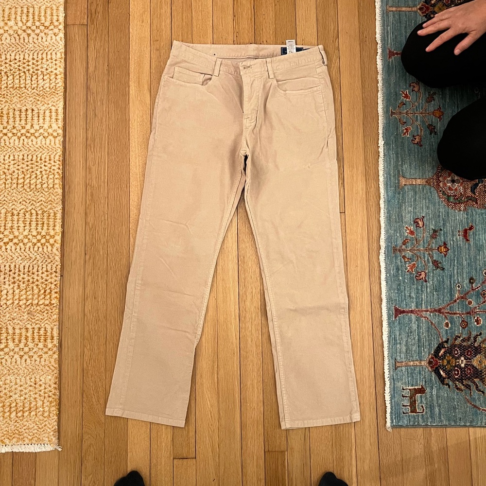 Vineyard Vines Men’s Corduroy in Tan